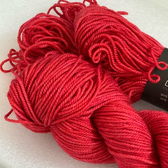 JULIE ASSELIN Leizu DK SW Merino & Silk Yarn | 2 Skeins, 520 Yards | Happy (Red) - Picture 2 of 4